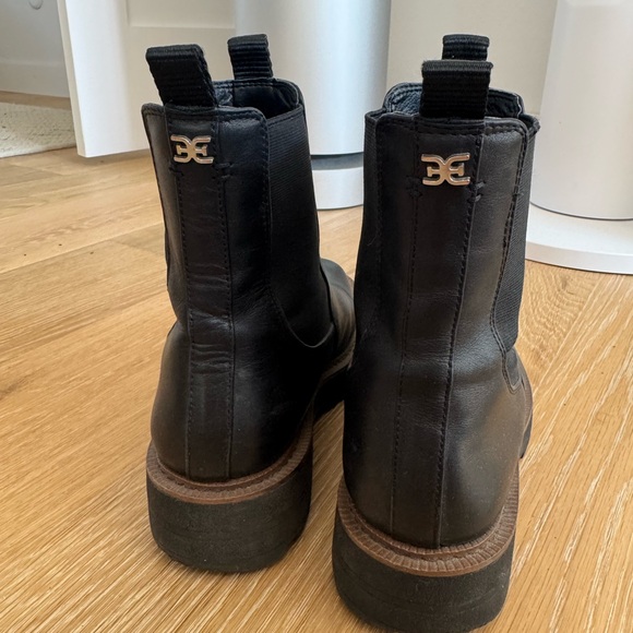 Sam Edelman Laguna Chelsea Boot - Picture 2 of 7